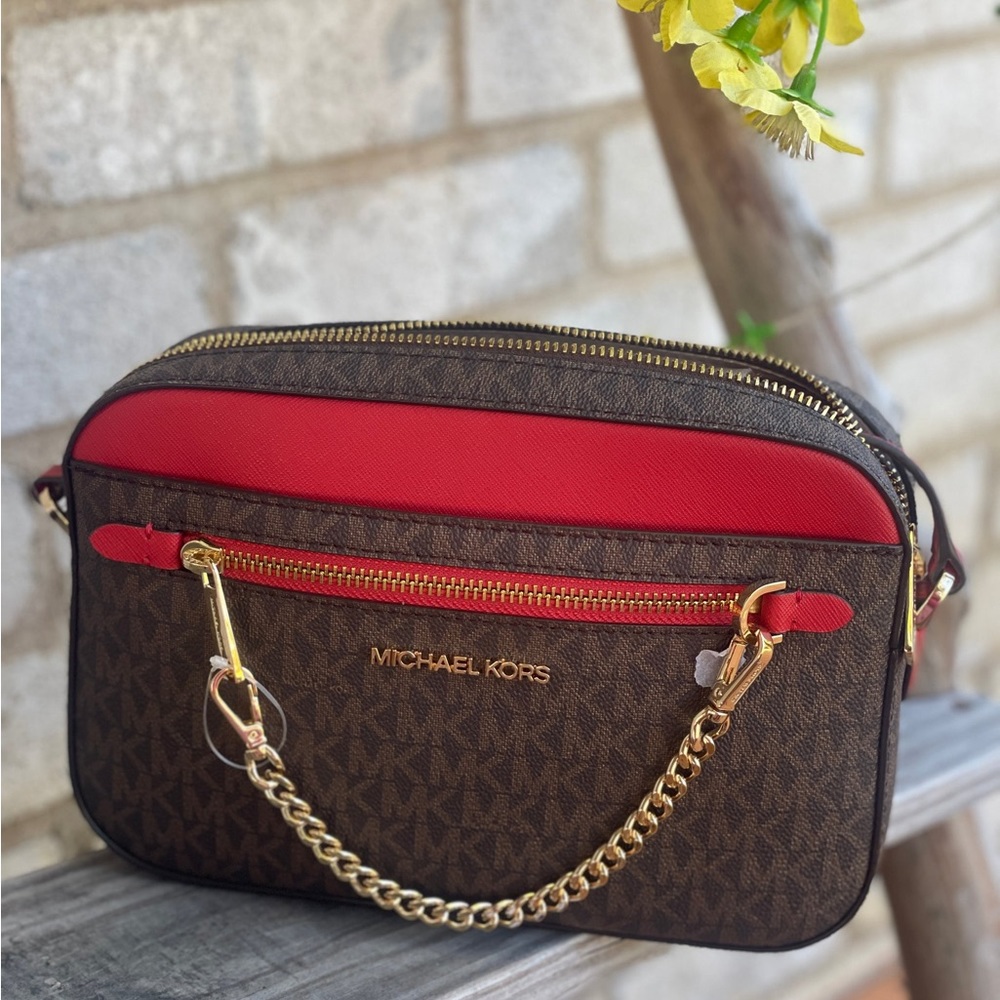 Micheal Kors Jet Set Item Crossbody Bag